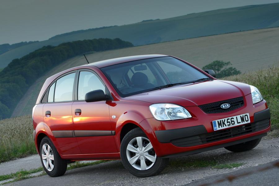  Kia Rio Hatchback 2005 года  (UK) (фото 17 из 32)